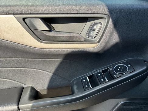 Used 2022 Ford Escape SE AWD/4WD image 12