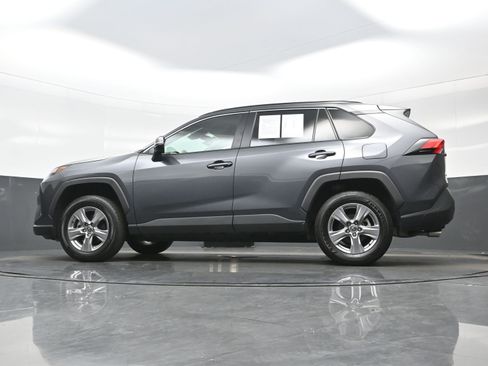Used 2025 Toyota RAV4 XLE AWD/4WD image 29