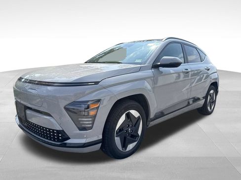 Used 2025 Hyundai Kona Limited FWD image 3
