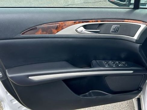 Used 2015 Lincoln MKZ Hybrid FWD image 16