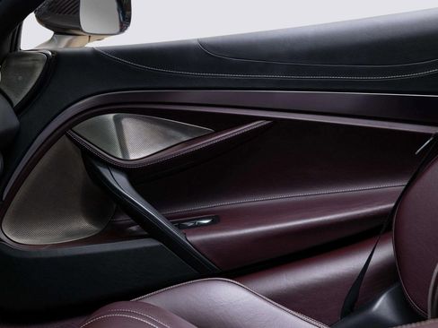 Used 2020 McLaren 720S Spider image 27