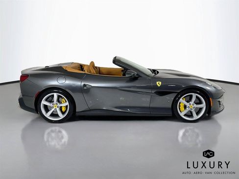 Used 2019 Ferrari Portofino RWD image 5