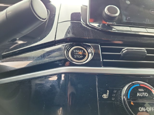 Used 2024 Nissan Pathfinder SV FWD image 34