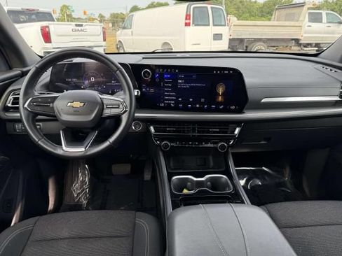 Used 2024 Chevrolet Traverse LT AWD/4WD image 18