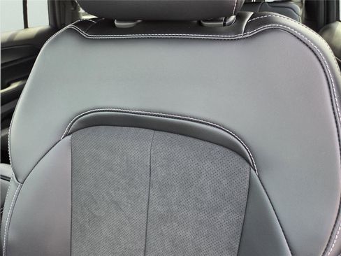 New 2025 Jeep Grand Cherokee L Altitude image 19