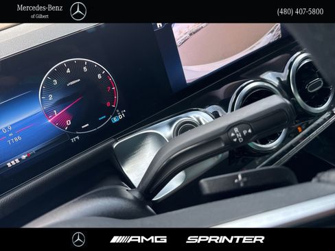 Used 2026 Mercedes-Benz GLB 250 image 28