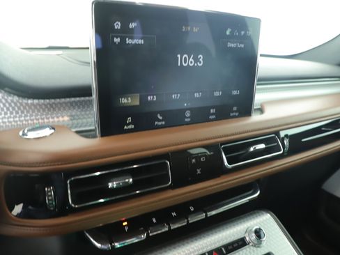 Used 2023 Lincoln Aviator Grand Touring w/ Equipment Group 301A image 9