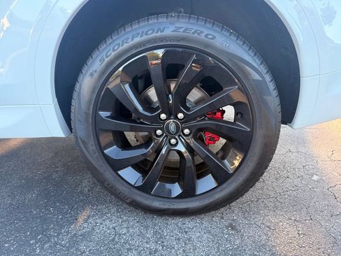 Certified 2023 Land Rover Discovery Sport SE R-Dynamic AWD/4WD image 19