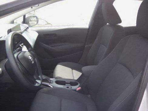 Used 2026 Toyota Corolla LE FWD image 15