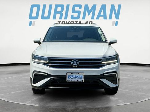Used 2022 Volkswagen Tiguan SE w/ Panoramic Sunroof Package AWD/4WD image 2