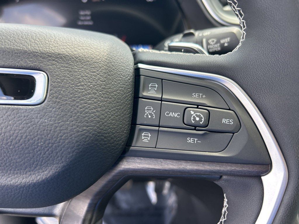 Used 2024 Jeep Grand Cherokee L Limited RWD image 46