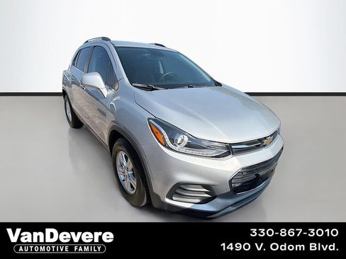 Used 2019 Chevrolet Trax LT w/ Driver Confidence Package FWD image 1