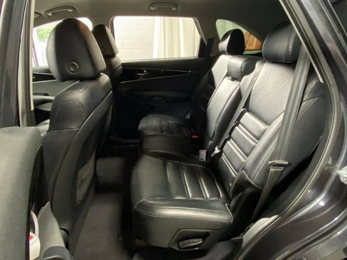 Used 2019 Kia Sorento EX FWD image 26