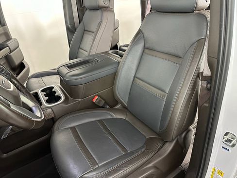 Used 2022 GMC Sierra 3500 Denali w/ Denali Ultimate Package image 26