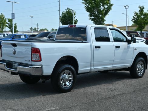 Used 2024 RAM 3500 Tradesman w/ Chrome Appearance Group image 16