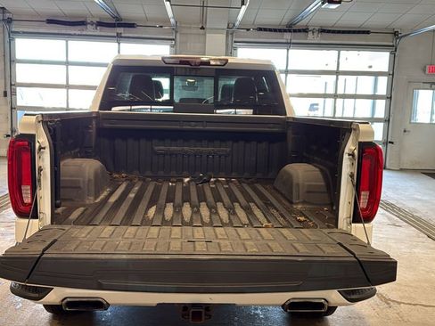 Used 2020 GMC Sierra 1500 Denali w/ Denali Ultimate Package AWD/4WD image 17