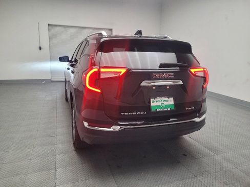 Used 2024 GMC Terrain SLT image 6