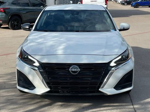 Used 2024 Nissan Altima 2.5 SV image 7