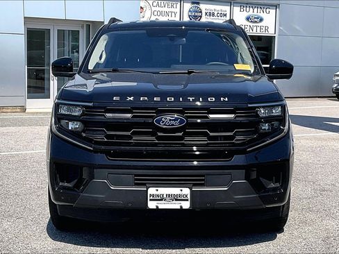 Used 2025 Ford Expedition Max Active AWD/4WD image 2
