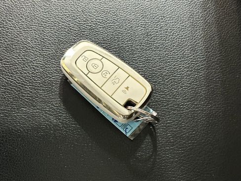 Used 2020 Ford Expedition XLT w/ Equipment Group 202A image 30