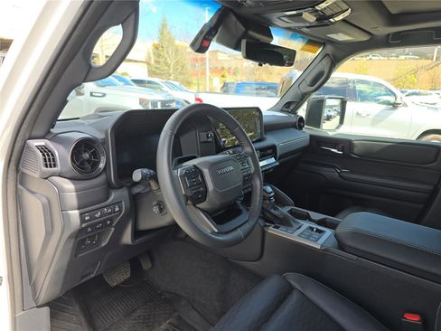 Used 2024 Toyota Land Cruiser image 23