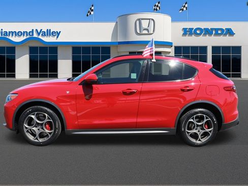 Used 2023 Alfa Romeo Stelvio Ti AWD/4WD image 9