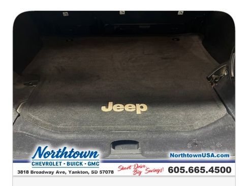 Used 2011 Jeep Wrangler Unlimited Sahara w/ Dual Top Group AWD/4WD image 26