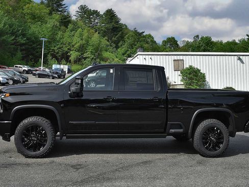 New 2026 Chevrolet Silverado 2500 High Country w/ High Country Premium Package AWD/4WD image 4