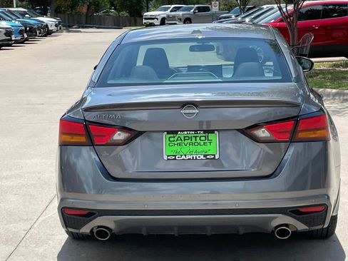Used 2025 Nissan Altima 2.5 SV w/ SV Special Edition Package FWD image 5