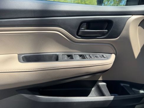 Used 2023 Honda Odyssey EX image 16