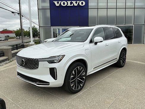New 2026 Volvo XC90 T8 Plus w/ Protection Package AWD/4WD image 3
