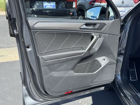 Used 2024 Volkswagen Tiguan SE R-Line image 14