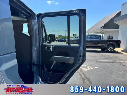 Used 2025 Jeep Gladiator Mojave w/ Convenience Group AWD/4WD image 46