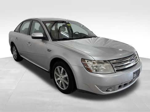 Used 2009 Ford Taurus SEL image 3