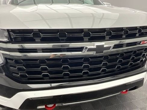 Used 2022 Chevrolet Suburban Z71 AWD/4WD image 28