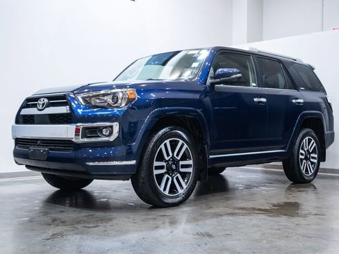 Used 2022 Toyota 4Runner Limited AWD/4WD image 3