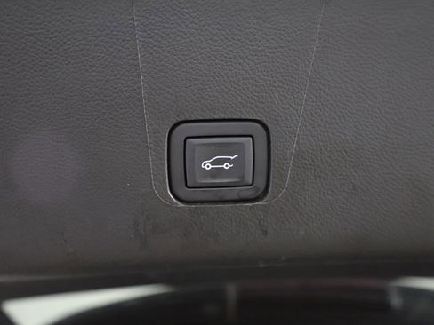 Used 2023 Chevrolet Traverse LT w/ Rear Camera Mirror Package AWD/4WD image 22