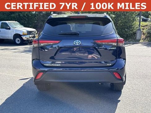 Used 2023 Toyota Highlander XLE AWD/4WD image 3