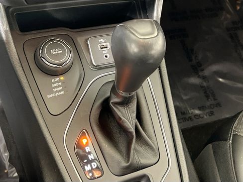 Used 2022 Jeep Cherokee Latitude Lux image 16