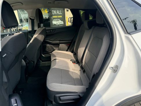 Used 2022 Ford Escape SE FWD image 11