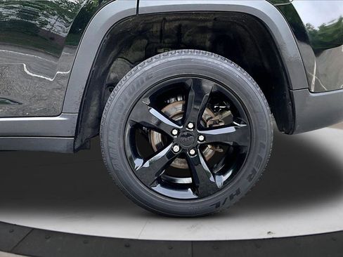 Certified 2023 Jeep Grand Cherokee Altitude AWD/4WD image 34
