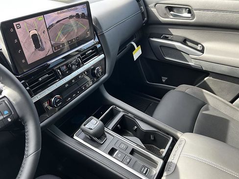 New 2026 Nissan Pathfinder SL image 21