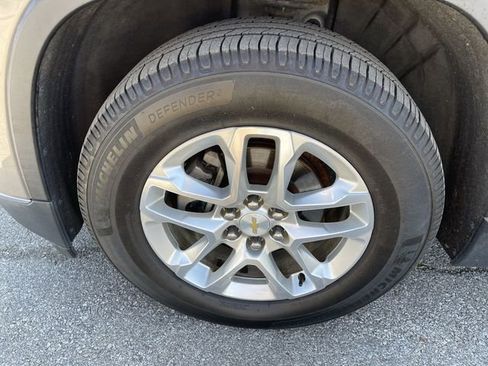 Used 2018 Chevrolet Traverse LT FWD image 10