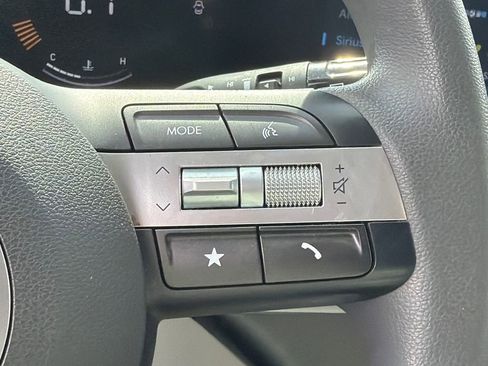 Used 2024 Hyundai Kona SE FWD image 25