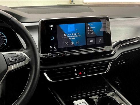 Used 2024 Volkswagen Atlas Cross Sport SE image 9