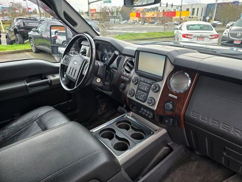 Used 2013 Ford F250 Lariat w/ Chrome Pkg image 45