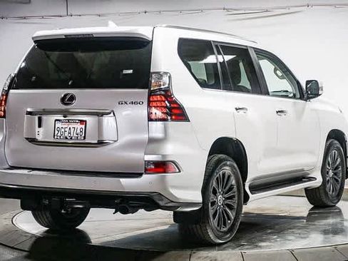 Used 2023 Lexus GX 460 Premium w/ Accessory Package image 10