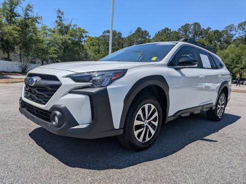 Used 2025 Subaru Outback Premium image 7