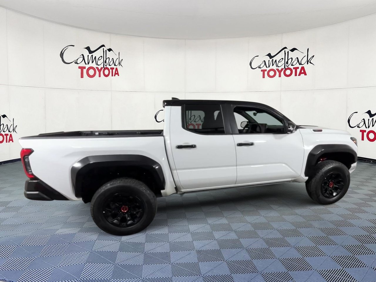Used 2025 Toyota Tacoma TRD Pro AWD/4WD image 3