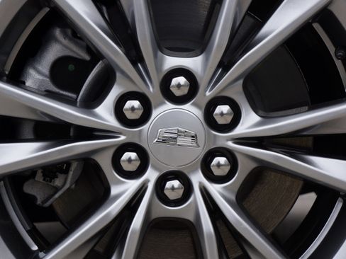 New 2025 Cadillac XT5 Luxury image 18